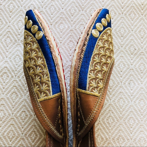 MOVING OUT in TWO WEEKS! HELP! Electric Blue Jutti - Picture 8 of 8